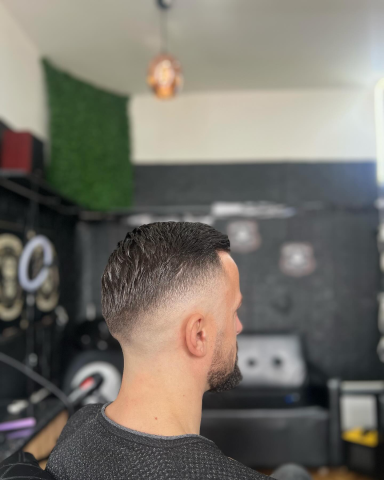 Punë e realizuar nga LIMI Barbershop, pamja 12