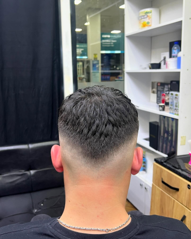 Punë e realizuar nga LIMI Barbershop, pamja 16